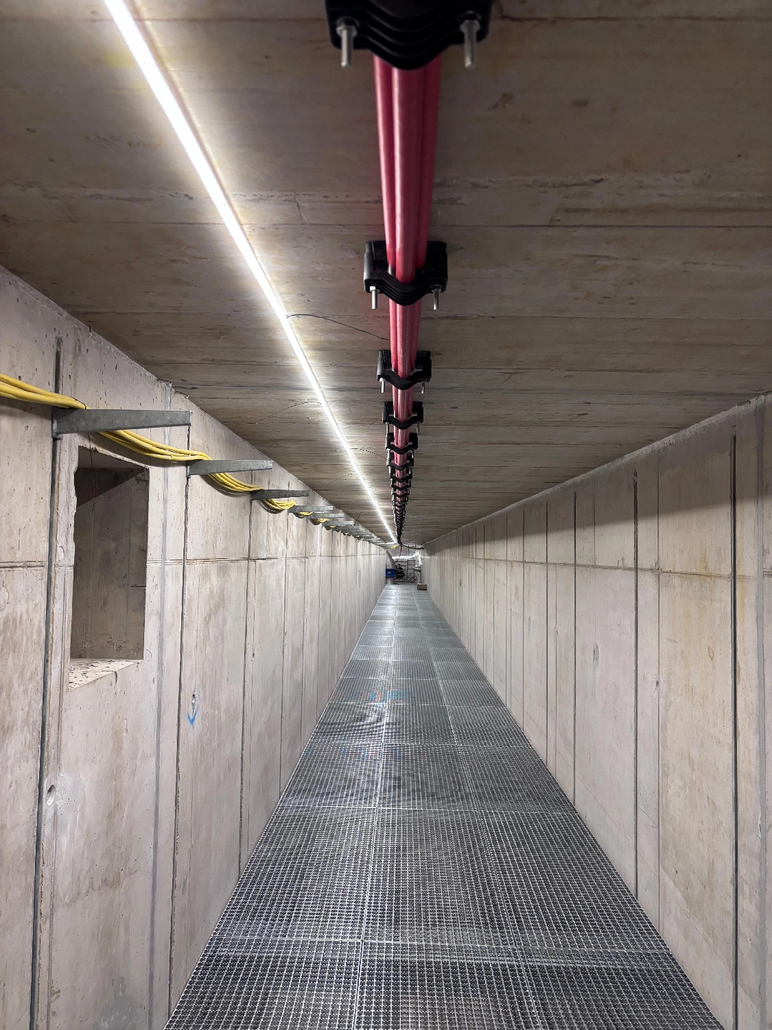 M&S Kabelverlegung GmbH - Professionelle Kabelverlegung Straubenhardt - Kabelverlegung in einem Tunnel